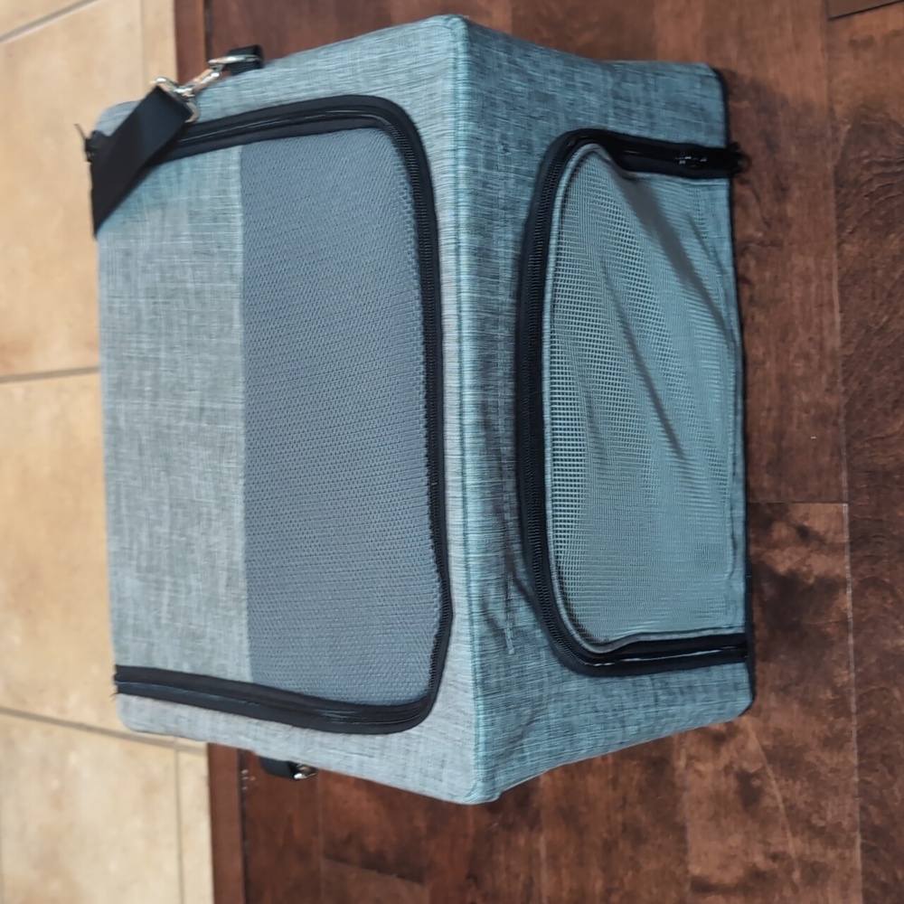 Small pet carrier